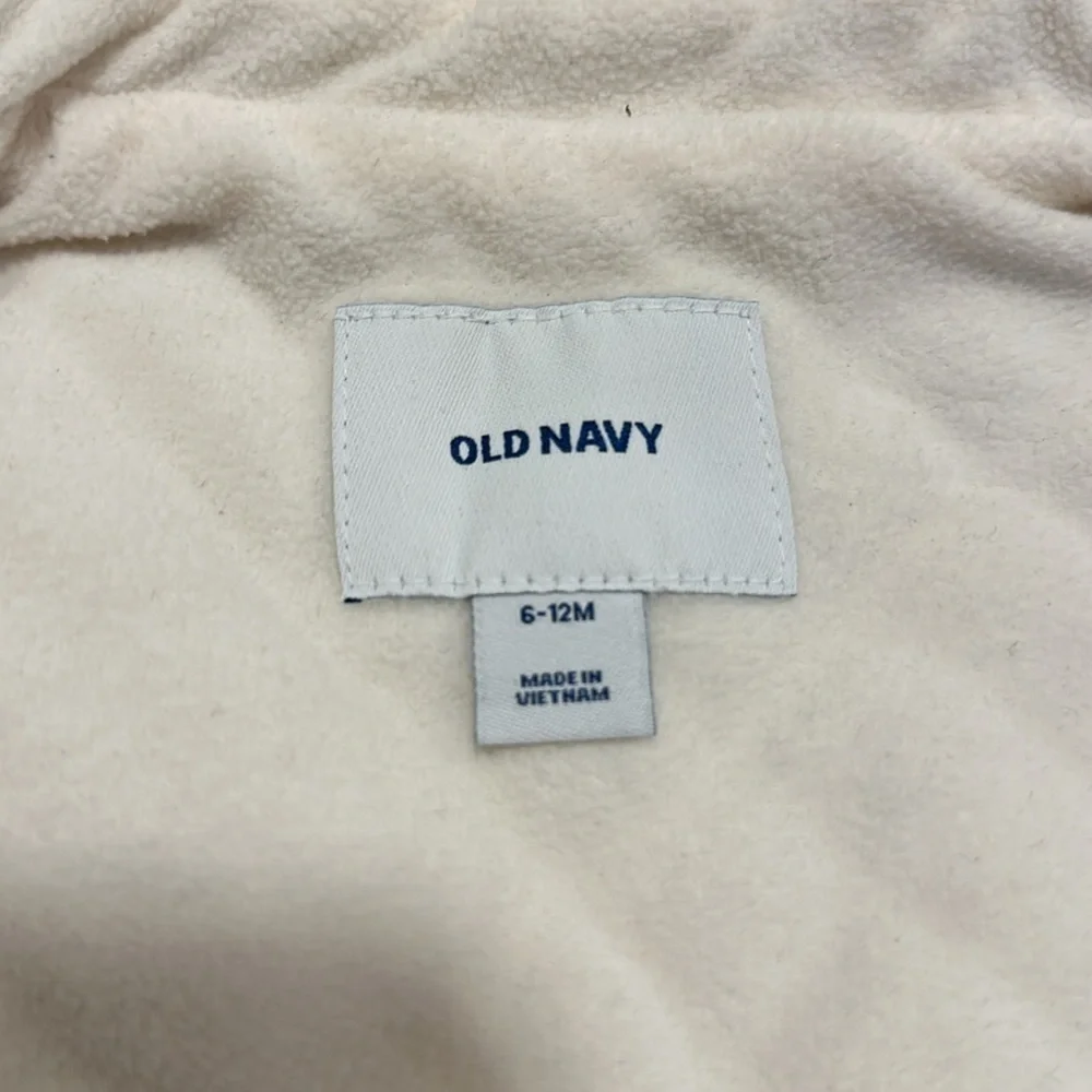 White Old Navy Puffer Vest Size 6-12m